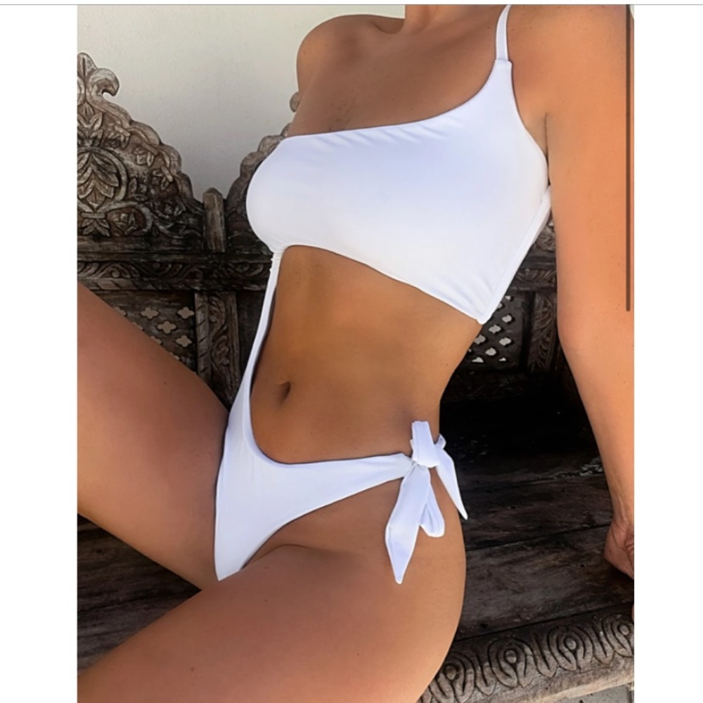 White one piece SOLD ‼️ - Picture 6 of 6